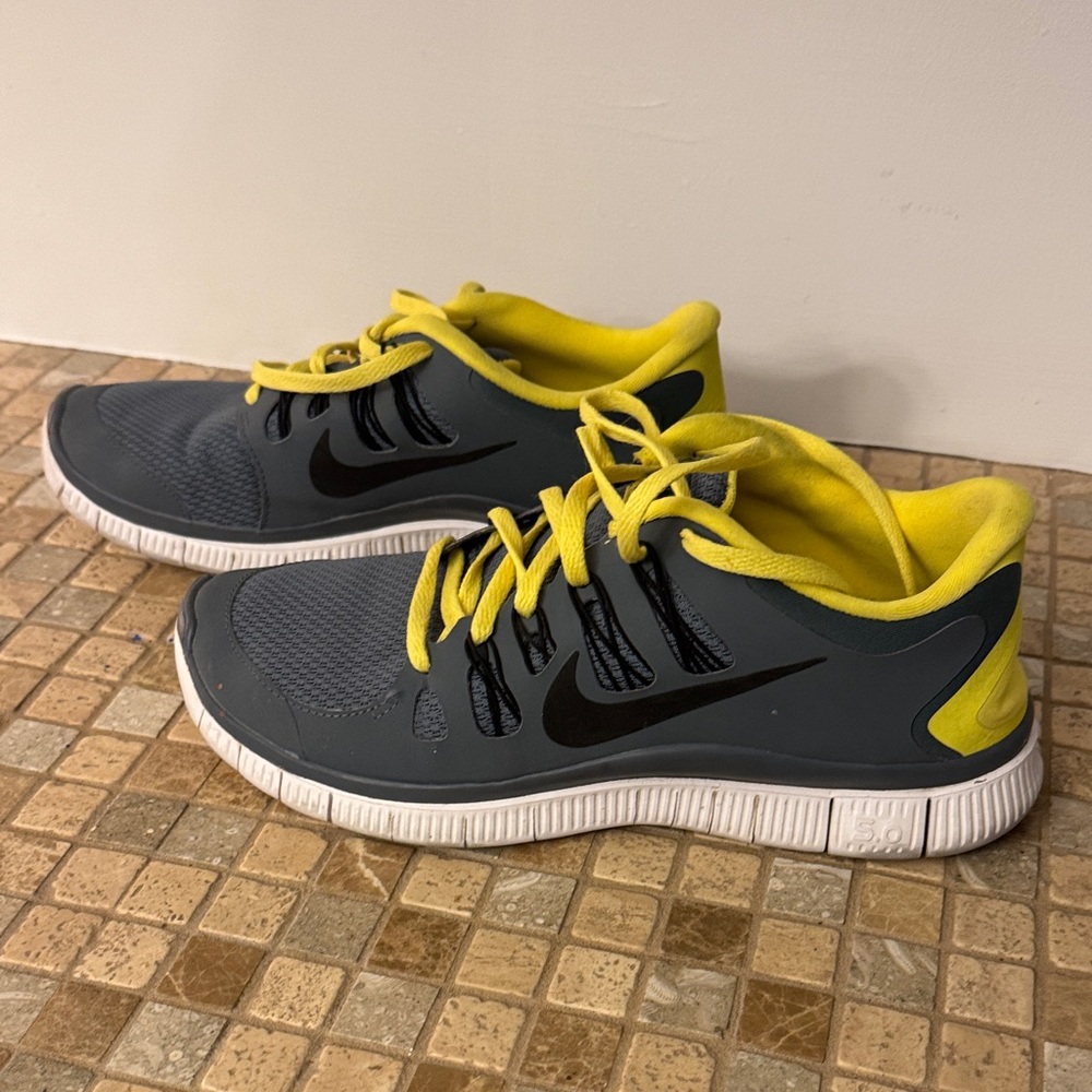 Nike Free Men's Athletic Shoes in Gray and Yellow size 8